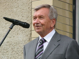 Slavnostní odhalení pam. desky pro. Šamánkovi (1.5.2011)